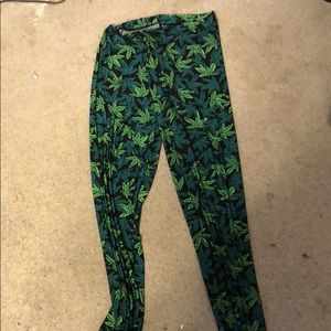 Strange Vixens Inc Weed Print Leggings